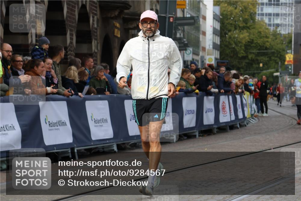 05.10.2025 - 20. swb-Marathon Bremen Strokosch-Dieckow http://msf.ph/oto/9284567 05.10.2025 11:17:39 Ziel 9869, 10312, 10465 meine-sportfotos.de