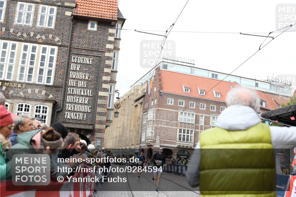 05.10.2025 - 20. swb-Marathon Bremen Yannick Fuchs http://msf.ph/oto/9284594 05.10.2025 13:02:31 Ziel 662 meine-sportfotos.de