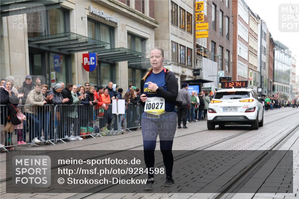 05.10.2025 - 20. swb-Marathon Bremen Strokosch-Dieckow http://msf.ph/oto/9284598 05.10.2025 11:27:41 Ziel 10027, 10027 meine-sportfotos.de