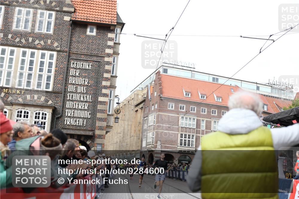 05.10.2025 - 20. swb-Marathon Bremen Yannick Fuchs http://msf.ph/oto/9284600 05.10.2025 13:02:31 Ziel 662 meine-sportfotos.de