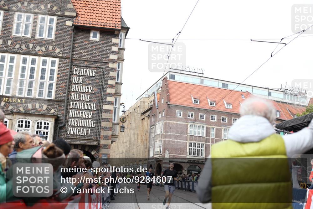 05.10.2025 - 20. swb-Marathon Bremen Yannick Fuchs http://msf.ph/oto/9284607 05.10.2025 13:02:31 Ziel 662 meine-sportfotos.de