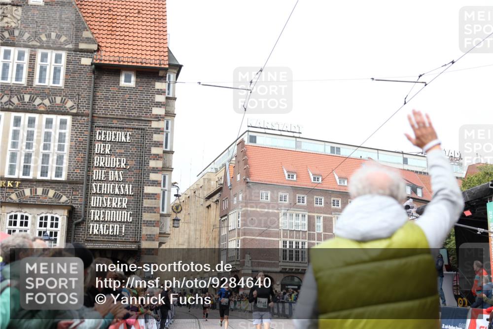 05.10.2025 - 20. swb-Marathon Bremen Yannick Fuchs http://msf.ph/oto/9284640 05.10.2025 13:02:31 Ziel 662 meine-sportfotos.de