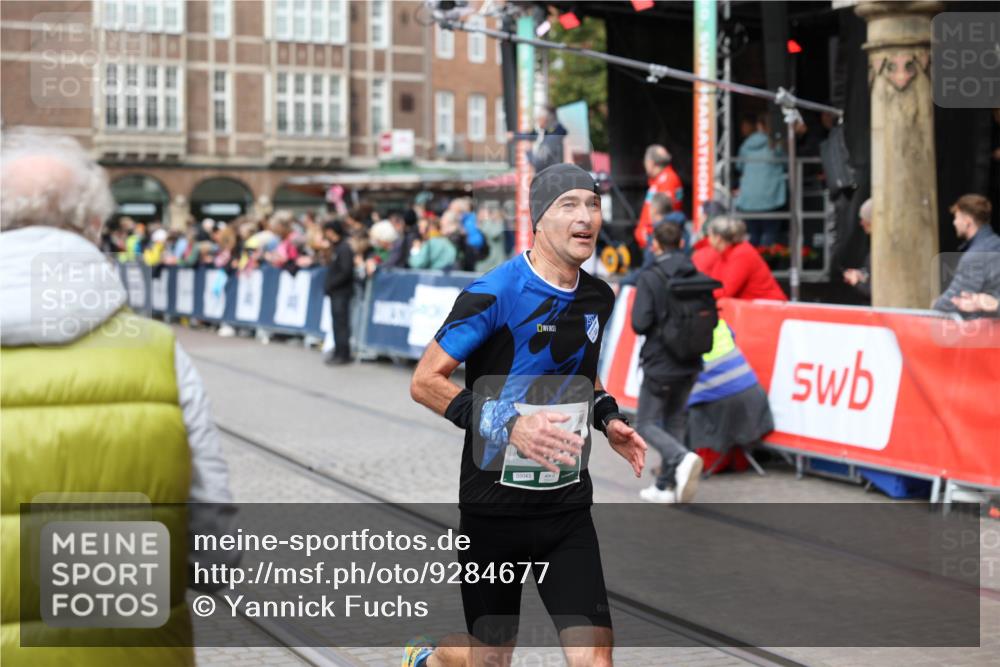 05.10.2025 - 20. swb-Marathon Bremen Yannick Fuchs http://msf.ph/oto/9284677 05.10.2025 13:02:35 Ziel 662, 3327, 6849 meine-sportfotos.de