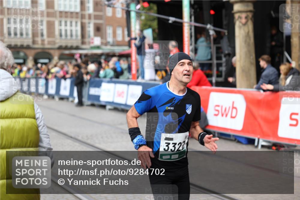 05.10.2025 - 20. swb-Marathon Bremen Yannick Fuchs http://msf.ph/oto/9284702 05.10.2025 13:02:35 Ziel 662, 3327, 6849 meine-sportfotos.de
