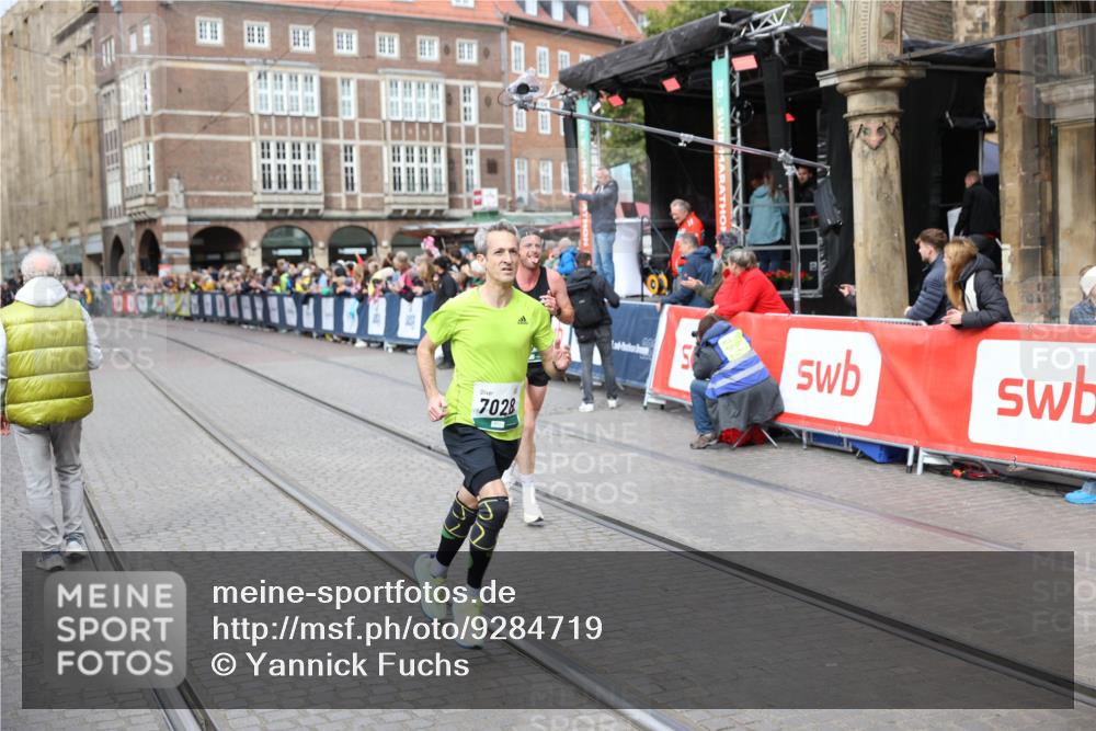 05.10.2025 - 20. swb-Marathon Bremen Yannick Fuchs http://msf.ph/oto/9284719 05.10.2025 13:02:42 Ziel 1810, 3327, 6849, 7028, 7170 meine-sportfotos.de