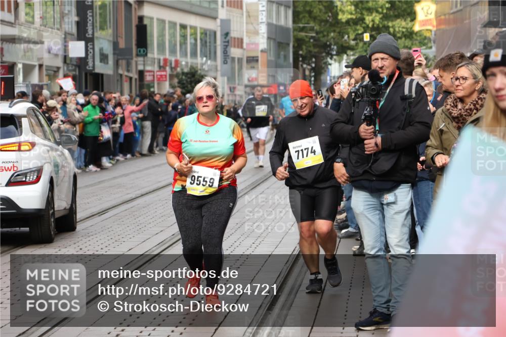 05.10.2025 - 20. swb-Marathon Bremen Strokosch-Dieckow http://msf.ph/oto/9284721 05.10.2025 11:28:40 Ziel 7174, 10579, 11313, 11314, 7174, 10579, 11313, 11314 meine-sportfotos.de
