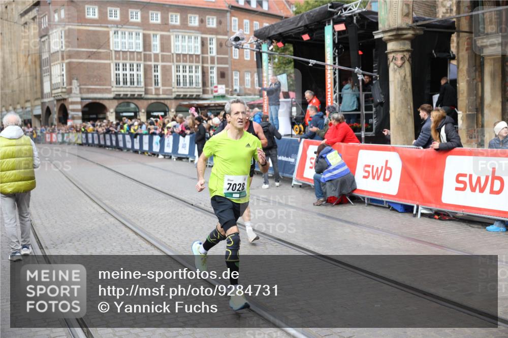 05.10.2025 - 20. swb-Marathon Bremen Yannick Fuchs http://msf.ph/oto/9284731 05.10.2025 13:02:42 Ziel 1810, 3327, 6849, 7028, 7170 meine-sportfotos.de