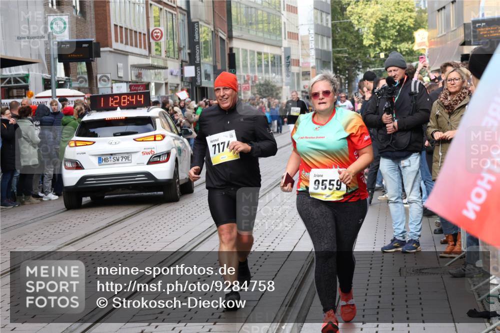 05.10.2025 - 20. swb-Marathon Bremen Strokosch-Dieckow http://msf.ph/oto/9284758 05.10.2025 11:28:43 Ziel 7174, 9559, 10579, 11313, 11314, 7174, 9559, 10579, 11313, 11314 meine-sportfotos.de