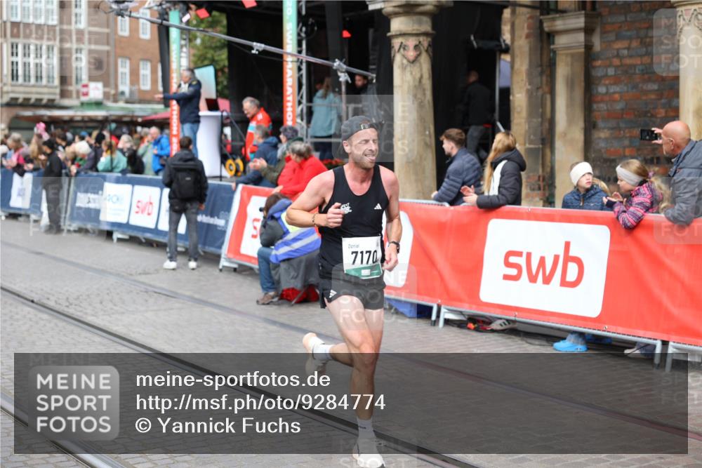 05.10.2025 - 20. swb-Marathon Bremen Yannick Fuchs http://msf.ph/oto/9284774 05.10.2025 13:02:43 Ziel 1810, 3327, 7028, 7170 meine-sportfotos.de