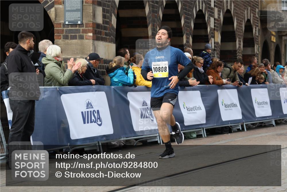 05.10.2025 - 20. swb-Marathon Bremen Strokosch-Dieckow http://msf.ph/oto/9284800 05.10.2025 11:18:02 Ziel 10808, 11082 meine-sportfotos.de