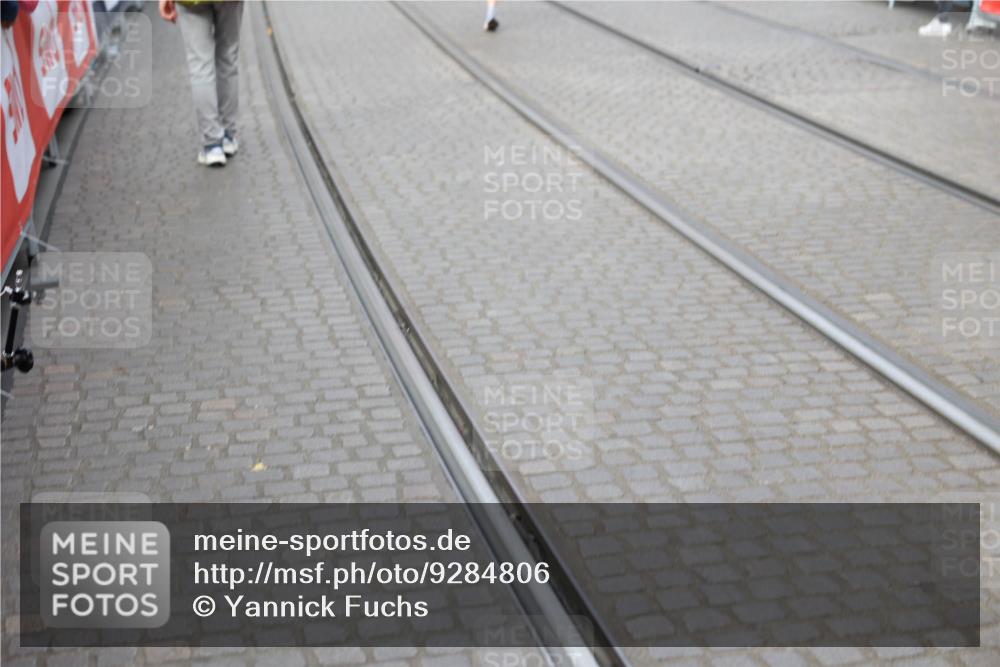 05.10.2025 - 20. swb-Marathon Bremen Yannick Fuchs http://msf.ph/oto/9284806 05.10.2025 13:02:52 Ziel 3054, 4274, 7170 meine-sportfotos.de