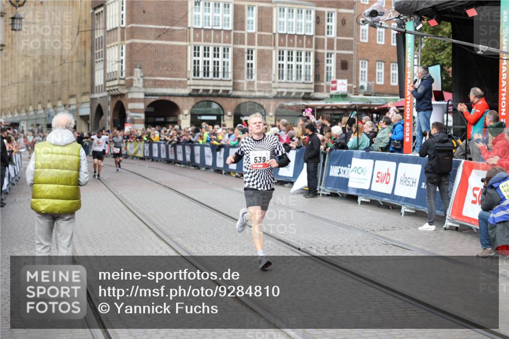 05.10.2025 - 20. swb-Marathon Bremen Yannick Fuchs http://msf.ph/oto/9284810 05.10.2025 13:02:53 Ziel 539, 3054, 4274 meine-sportfotos.de