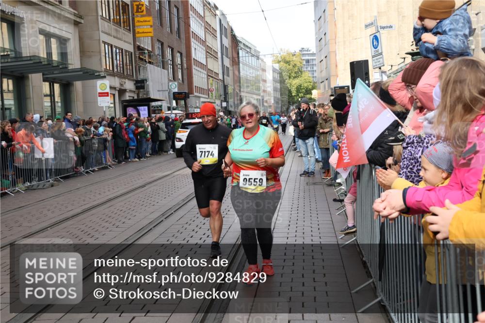05.10.2025 - 20. swb-Marathon Bremen Strokosch-Dieckow http://msf.ph/oto/9284829 05.10.2025 11:28:45 Ziel 7174, 9559, 10579, 11313, 11314, 7174, 9559, 10579, 11313, 11314 meine-sportfotos.de