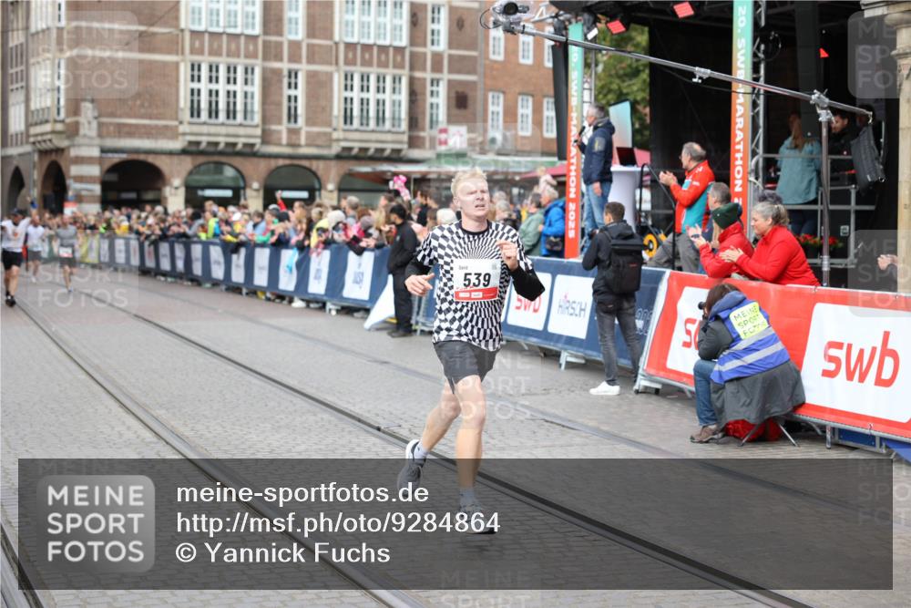 05.10.2025 - 20. swb-Marathon Bremen Yannick Fuchs http://msf.ph/oto/9284864 05.10.2025 13:02:54 Ziel 539, 3054, 4274 meine-sportfotos.de