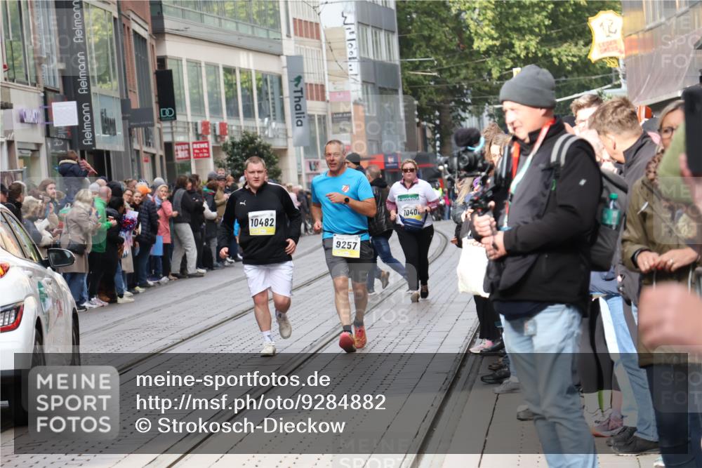 05.10.2025 - 20. swb-Marathon Bremen Strokosch-Dieckow http://msf.ph/oto/9284882 05.10.2025 11:28:47 Ziel 7174, 9257, 9559, 11313, 11314, 7174, 9257, 9559, 11313, 11314 meine-sportfotos.de
