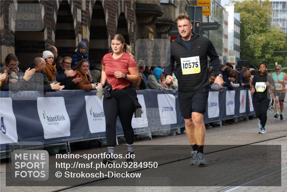 05.10.2025 - 20. swb-Marathon Bremen Strokosch-Dieckow http://msf.ph/oto/9284950 05.10.2025 11:18:12 Ziel 9348, 9465, 9477, 10198, 10575, 10994 meine-sportfotos.de