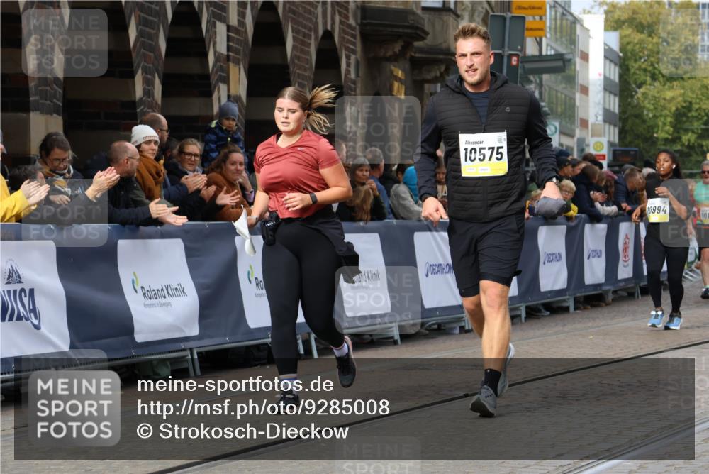 05.10.2025 - 20. swb-Marathon Bremen Strokosch-Dieckow http://msf.ph/oto/9285008 05.10.2025 11:18:12 Ziel 9348, 9465, 9477, 10198, 10575, 10994 meine-sportfotos.de