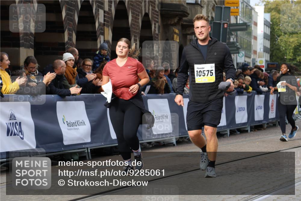 05.10.2025 - 20. swb-Marathon Bremen Strokosch-Dieckow http://msf.ph/oto/9285061 05.10.2025 11:18:12 Ziel 9348, 9465, 9477, 10198, 10575, 10994 meine-sportfotos.de