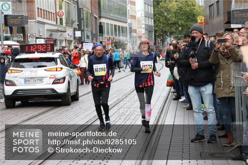 05.10.2025 - 20. swb-Marathon Bremen Strokosch-Dieckow http://msf.ph/oto/9285105 05.10.2025 11:29:22 Ziel 10401, 11572, 10401, 11572 meine-sportfotos.de
