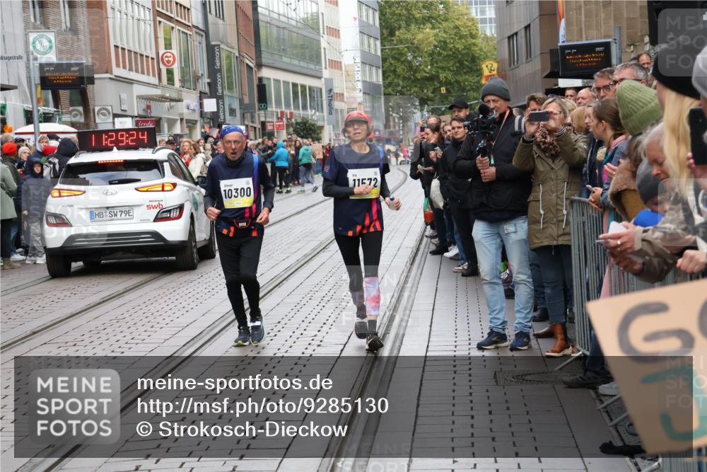 05.10.2025 - 20. swb-Marathon Bremen Strokosch-Dieckow http://msf.ph/oto/9285130 05.10.2025 11:29:23 Ziel 10300, 10401, 11572, 10300, 10401, 11572 meine-sportfotos.de