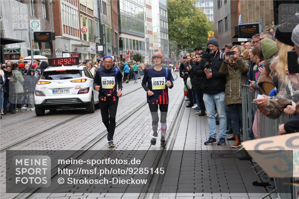 05.10.2025 - 20. swb-Marathon Bremen Strokosch-Dieckow http://msf.ph/oto/9285145 05.10.2025 11:29:23 Ziel 10300, 10401, 11572, 10300, 10401, 11572 meine-sportfotos.de