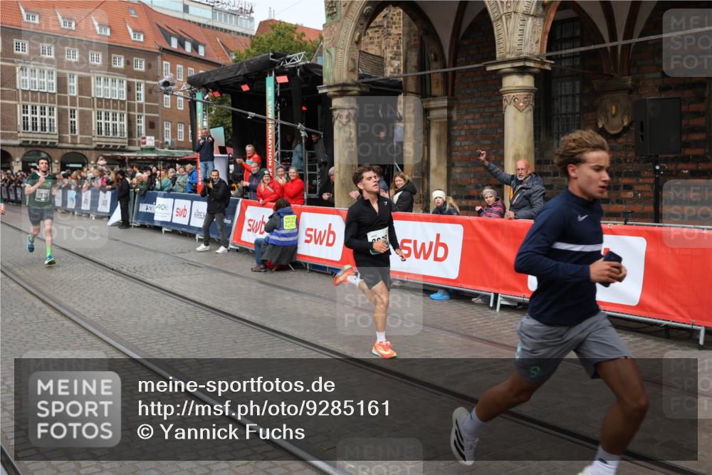 05.10.2025 - 20. swb-Marathon Bremen Yannick Fuchs http://msf.ph/oto/9285161 05.10.2025 13:03:12 Ziel 45, 2141, 2939, 3197, 4629, 7675 meine-sportfotos.de