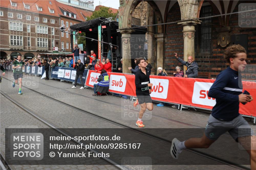 05.10.2025 - 20. swb-Marathon Bremen Yannick Fuchs http://msf.ph/oto/9285167 05.10.2025 13:03:12 Ziel 45, 2141, 2939, 3197, 4629, 7675 meine-sportfotos.de