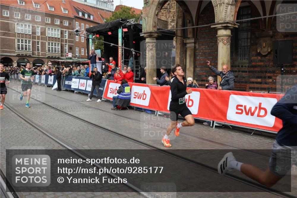 05.10.2025 - 20. swb-Marathon Bremen Yannick Fuchs http://msf.ph/oto/9285177 05.10.2025 13:03:12 Ziel 45, 2141, 2939, 3197, 4629, 7675 meine-sportfotos.de