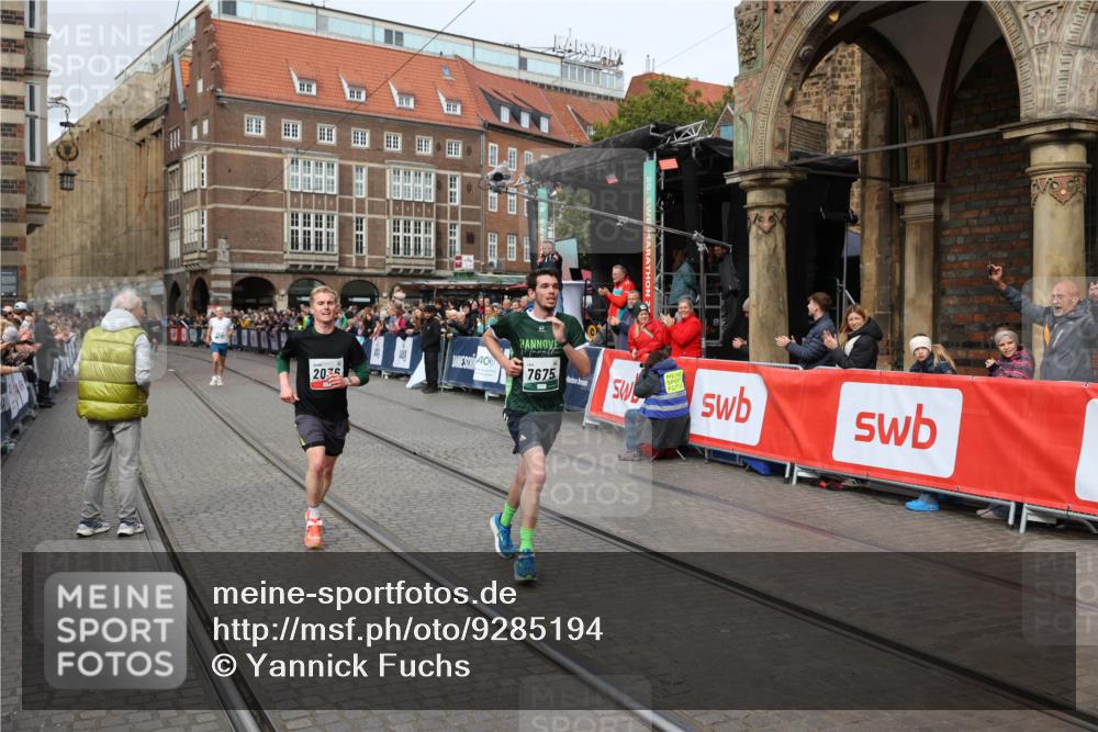 05.10.2025 - 20. swb-Marathon Bremen Yannick Fuchs http://msf.ph/oto/9285194 05.10.2025 13:03:13 Ziel 45, 2036, 2141, 2939, 4629, 7675 meine-sportfotos.de
