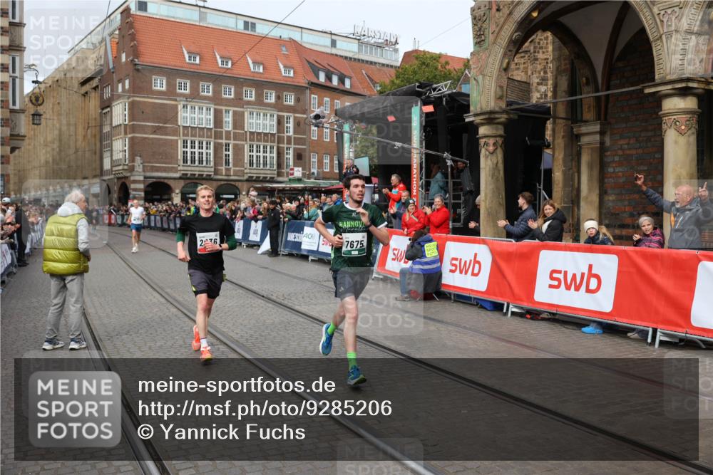 05.10.2025 - 20. swb-Marathon Bremen Yannick Fuchs http://msf.ph/oto/9285206 05.10.2025 13:03:13 Ziel 45, 2036, 2141, 2939, 4629, 7675 meine-sportfotos.de