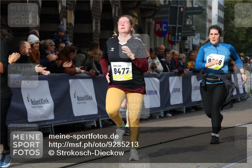 05.10.2025 - 20. swb-Marathon Bremen Strokosch-Dieckow http://msf.ph/oto/9285213 05.10.2025 11:18:17 Ziel 9348, 9465, 9477, 10198, 10575, 10994 meine-sportfotos.de