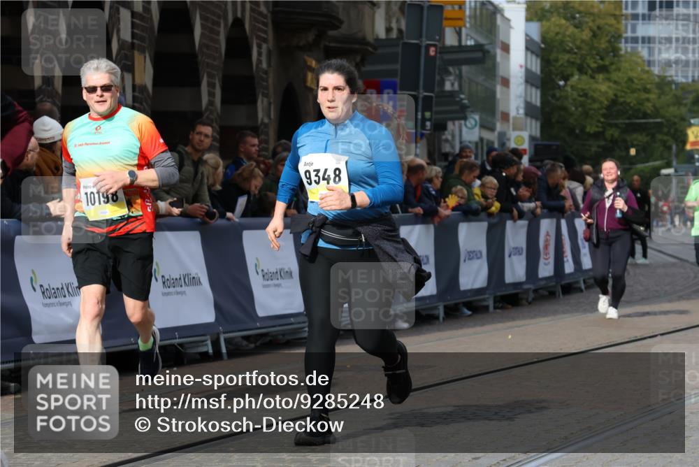 05.10.2025 - 20. swb-Marathon Bremen Strokosch-Dieckow http://msf.ph/oto/9285248 05.10.2025 11:18:18 Ziel 9348, 9465, 9477, 10198, 10575, 10795, 10994 meine-sportfotos.de