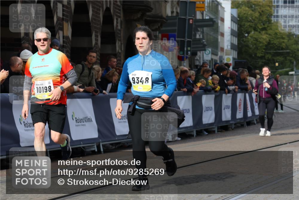 05.10.2025 - 20. swb-Marathon Bremen Strokosch-Dieckow http://msf.ph/oto/9285269 05.10.2025 11:18:18 Ziel 9348, 9465, 9477, 10198, 10575, 10795, 10994 meine-sportfotos.de
