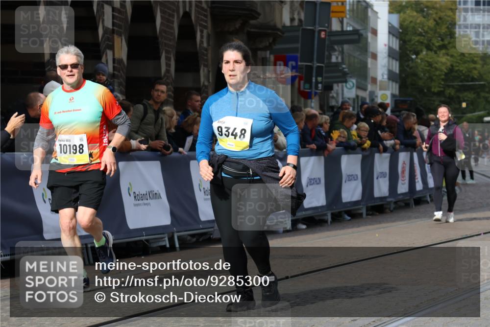 05.10.2025 - 20. swb-Marathon Bremen Strokosch-Dieckow http://msf.ph/oto/9285300 05.10.2025 11:18:18 Ziel 9348, 9465, 9477, 10198, 10575, 10795, 10994 meine-sportfotos.de