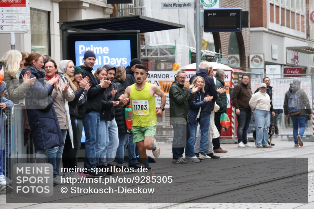 05.10.2025 - 20. swb-Marathon Bremen Strokosch-Dieckow http://msf.ph/oto/9285305 05.10.2025 12:04:23 Ziel 11703, 11703 meine-sportfotos.de