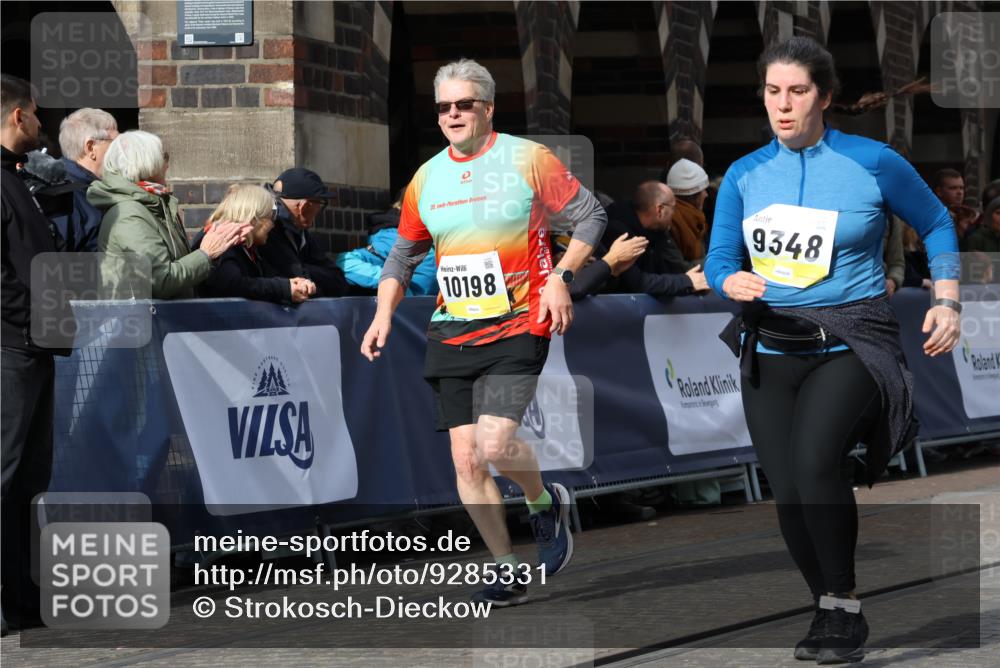 05.10.2025 - 20. swb-Marathon Bremen Strokosch-Dieckow http://msf.ph/oto/9285331 05.10.2025 11:18:19 Ziel 9348, 9465, 9477, 10198, 10575, 10795, 10994 meine-sportfotos.de