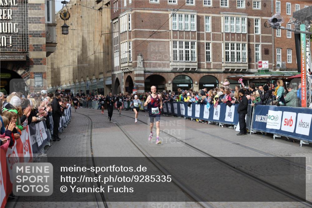 05.10.2025 - 20. swb-Marathon Bremen Yannick Fuchs http://msf.ph/oto/9285335 05.10.2025 13:03:38 Ziel 635, 5588 meine-sportfotos.de