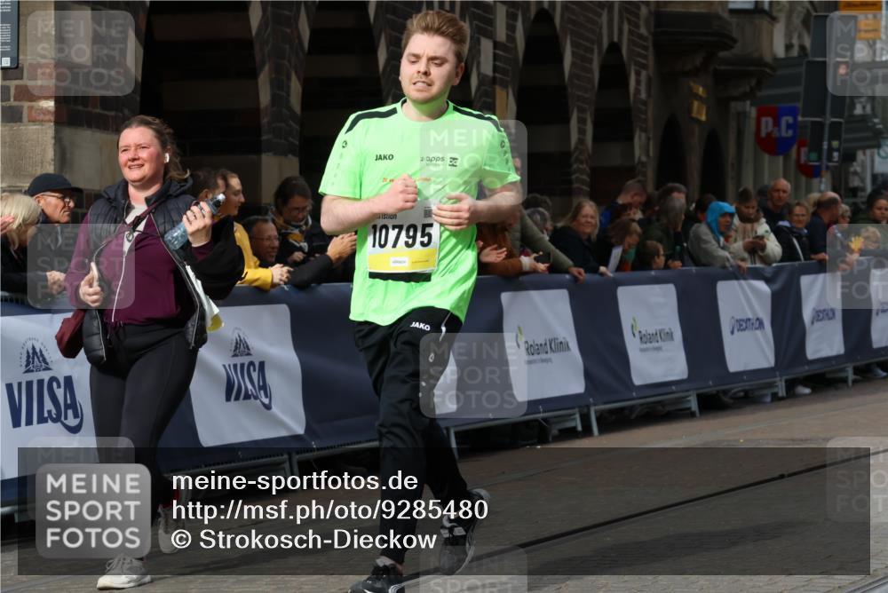 05.10.2025 - 20. swb-Marathon Bremen Strokosch-Dieckow http://msf.ph/oto/9285480 05.10.2025 11:18:26 Ziel 10076, 10795, 11043, 11690 meine-sportfotos.de