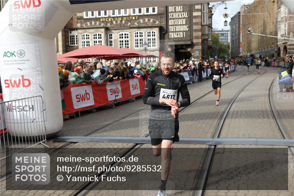 05.10.2025 - 20. swb-Marathon Bremen Yannick Fuchs http://msf.ph/oto/9285532 05.10.2025 13:03:48 Ziel 2613, 4617, 4758, 4786, 6804 meine-sportfotos.de