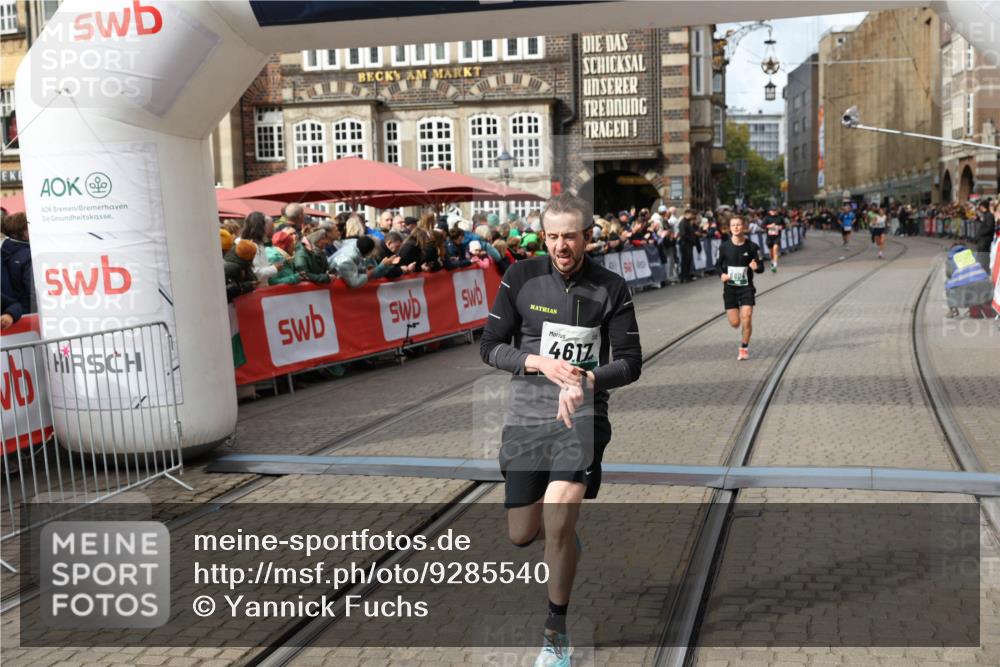 05.10.2025 - 20. swb-Marathon Bremen Yannick Fuchs http://msf.ph/oto/9285540 05.10.2025 13:03:48 Ziel 2613, 4617, 4758, 4786, 6804 meine-sportfotos.de