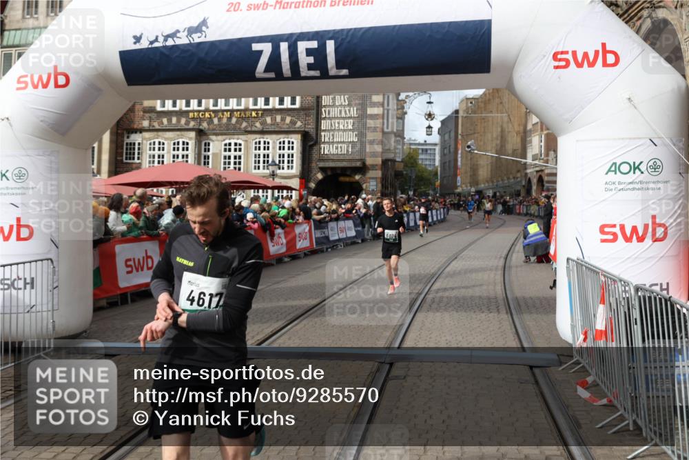 05.10.2025 - 20. swb-Marathon Bremen Yannick Fuchs http://msf.ph/oto/9285570 05.10.2025 13:03:49 Ziel 2613, 4617, 4758, 4786, 6804 meine-sportfotos.de
