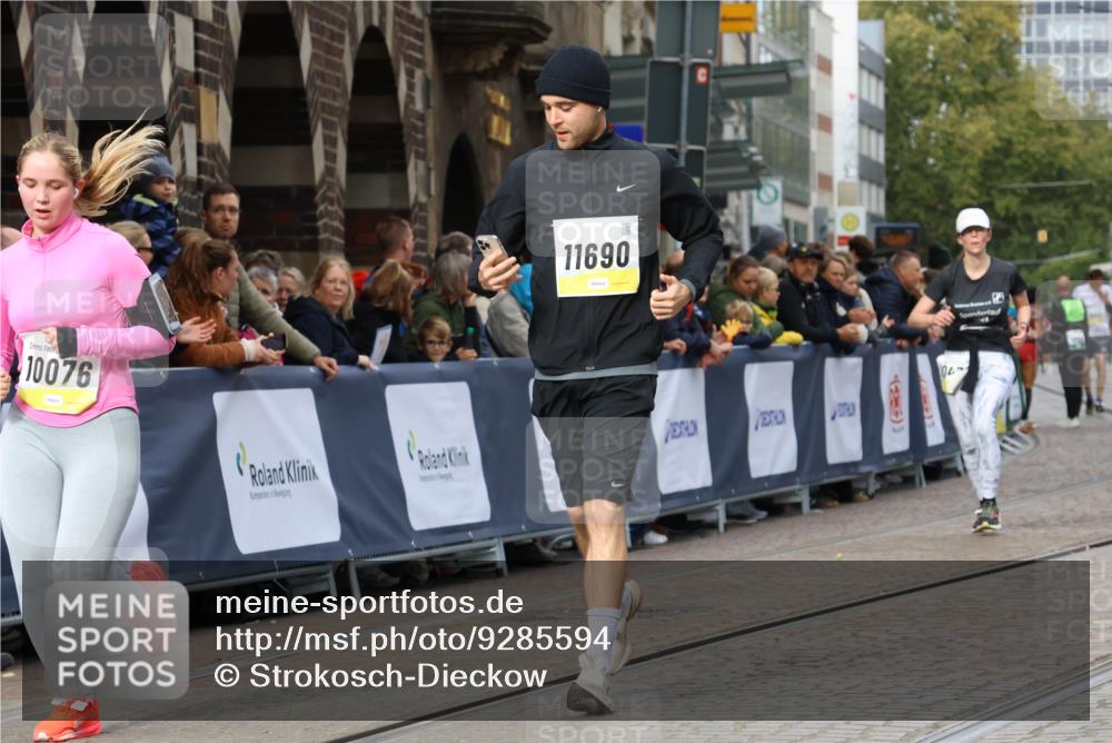 05.10.2025 - 20. swb-Marathon Bremen Strokosch-Dieckow http://msf.ph/oto/9285594 05.10.2025 11:18:31 Ziel 10076, 10472, 11043, 11690 meine-sportfotos.de