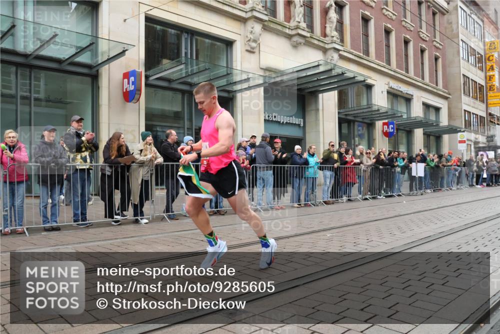 05.10.2025 - 20. swb-Marathon Bremen Strokosch-Dieckow http://msf.ph/oto/9285605 05.10.2025 12:08:31 Ziel 408, 408 meine-sportfotos.de