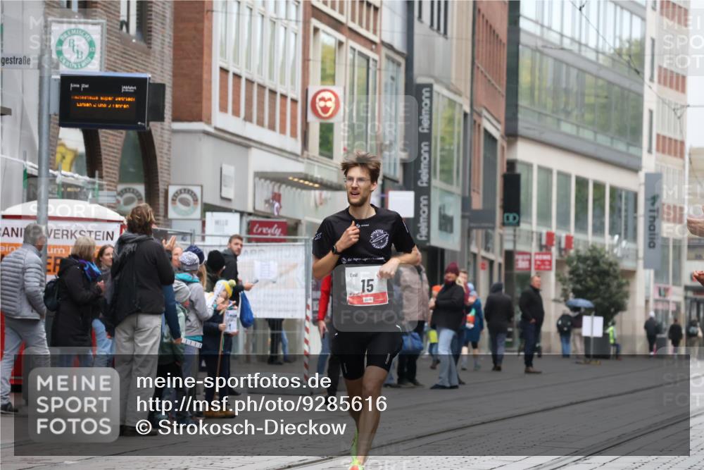 05.10.2025 - 20. swb-Marathon Bremen Strokosch-Dieckow http://msf.ph/oto/9285616 05.10.2025 12:10:23 Ziel 15, 15 meine-sportfotos.de