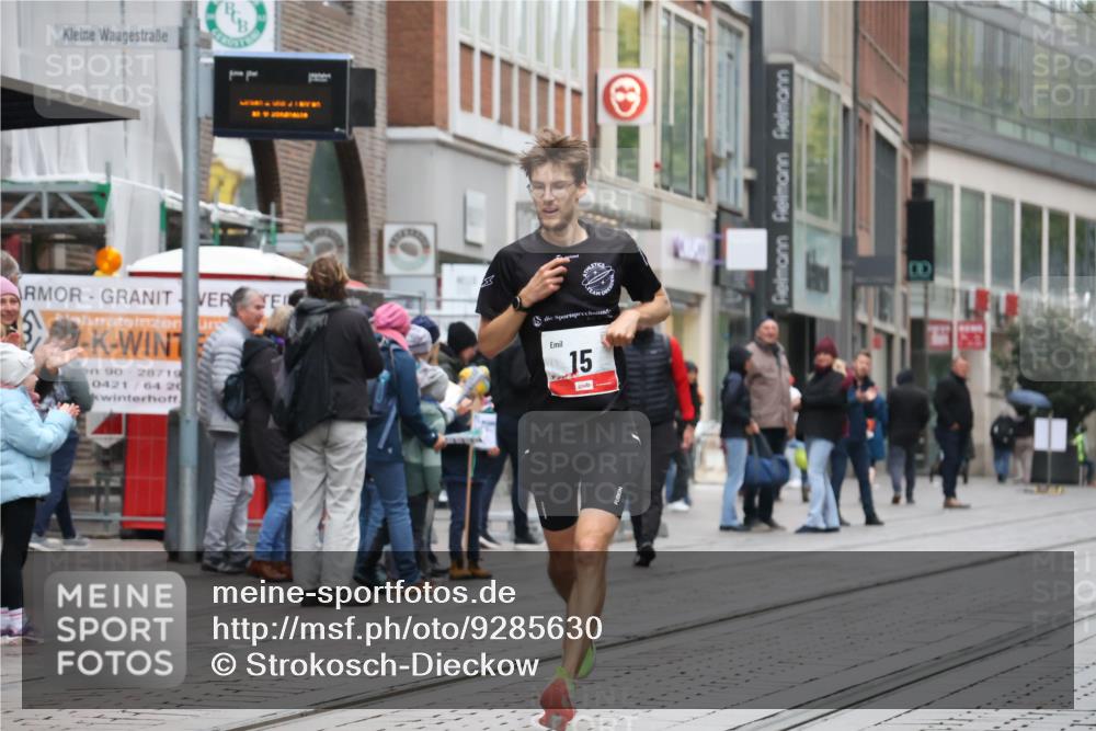 05.10.2025 - 20. swb-Marathon Bremen Strokosch-Dieckow http://msf.ph/oto/9285630 05.10.2025 12:10:24 Ziel 15, 15 meine-sportfotos.de
