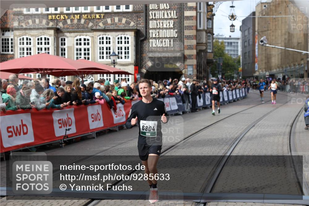 05.10.2025 - 20. swb-Marathon Bremen Yannick Fuchs http://msf.ph/oto/9285633 05.10.2025 13:03:50 Ziel 2613, 4617, 4758, 4786, 6804 meine-sportfotos.de