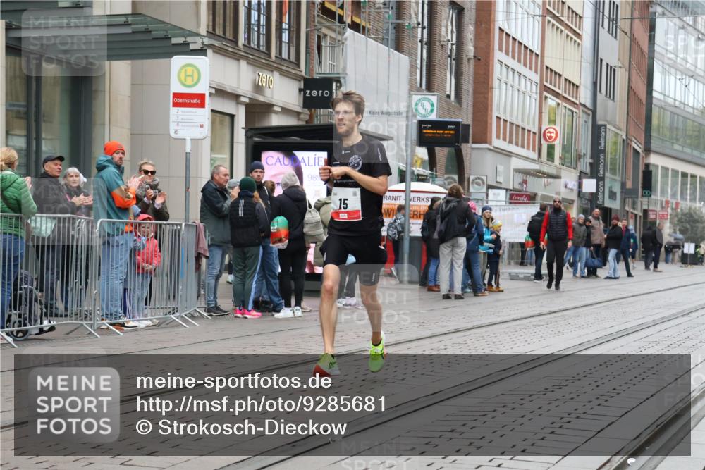 05.10.2025 - 20. swb-Marathon Bremen Strokosch-Dieckow http://msf.ph/oto/9285681 05.10.2025 12:10:25 Ziel 15, 15 meine-sportfotos.de