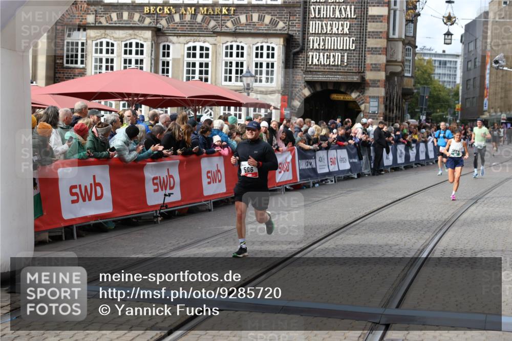 05.10.2025 - 20. swb-Marathon Bremen Yannick Fuchs http://msf.ph/oto/9285720 05.10.2025 13:03:54 Ziel 506, 3084, 4617, 6804 meine-sportfotos.de