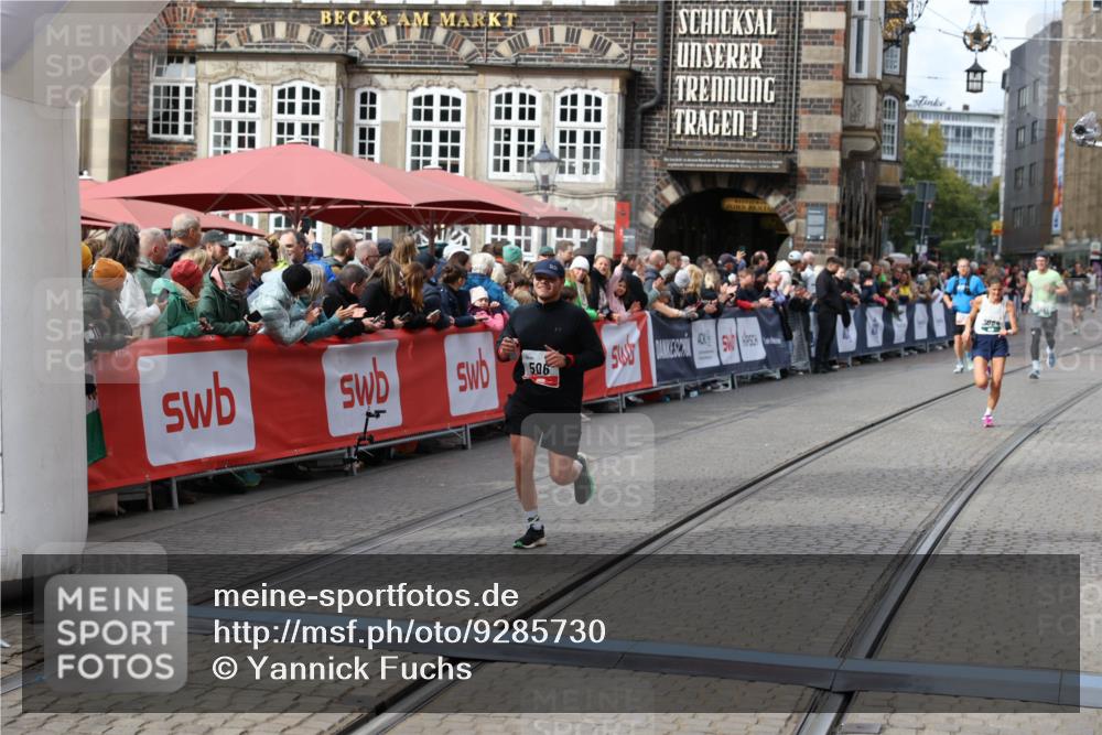 05.10.2025 - 20. swb-Marathon Bremen Yannick Fuchs http://msf.ph/oto/9285730 05.10.2025 13:03:54 Ziel 506, 3084, 4617, 6804 meine-sportfotos.de