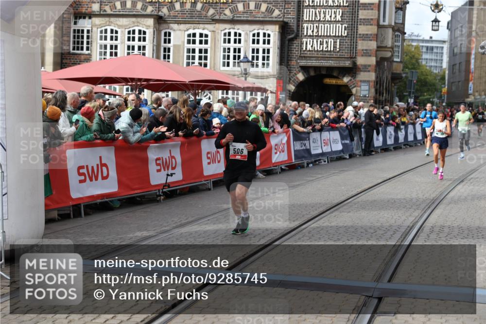 05.10.2025 - 20. swb-Marathon Bremen Yannick Fuchs http://msf.ph/oto/9285745 05.10.2025 13:03:54 Ziel 506, 3084, 4617, 6804 meine-sportfotos.de